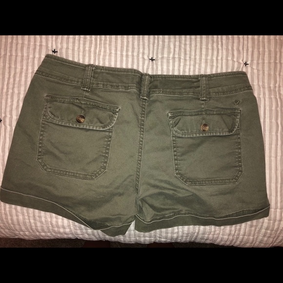 AMERICAN EAGLE OLIVE KHAKI SHORTS - Picture 2 of 3